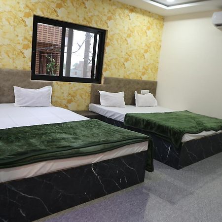 Hotel Somnath Inn Уджайн Екстериор снимка