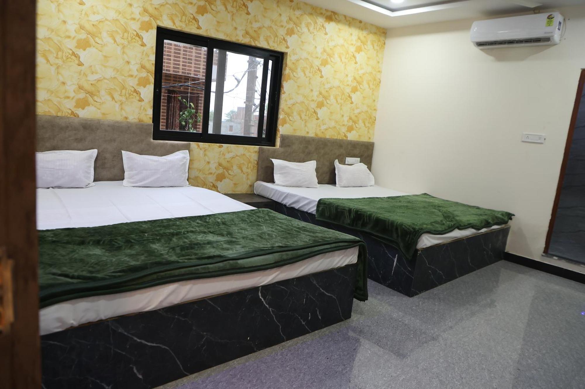 Hotel Somnath Inn Уджайн Екстериор снимка
