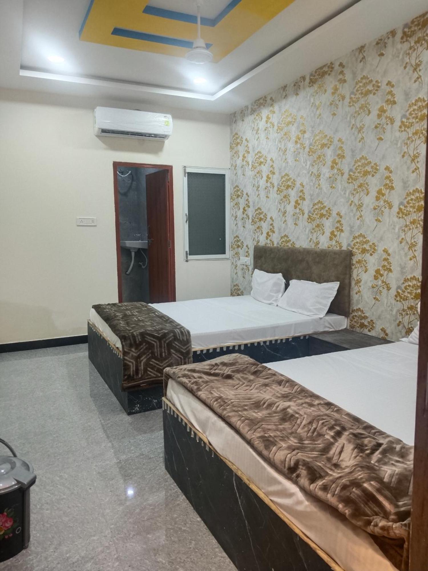 Hotel Somnath Inn Уджайн Екстериор снимка